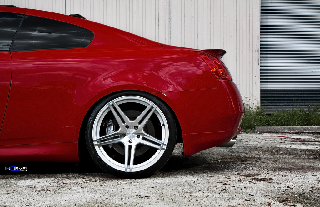 Incurve Wheels IC-S5 Silver on Red Infiniti G37S
